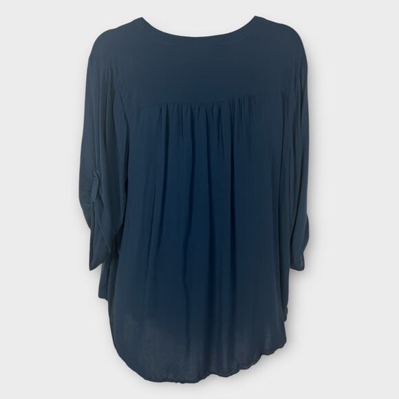 Torrid Harper Womens Plus 2X Blue Blouse V Neck 3/4 Roll Tab Sleeve Top Rayon - Picture 6 of 6